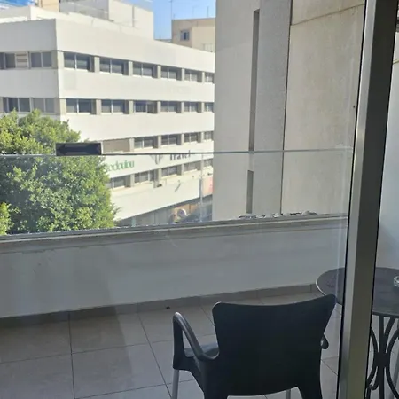 アパート Vintage ニコシア